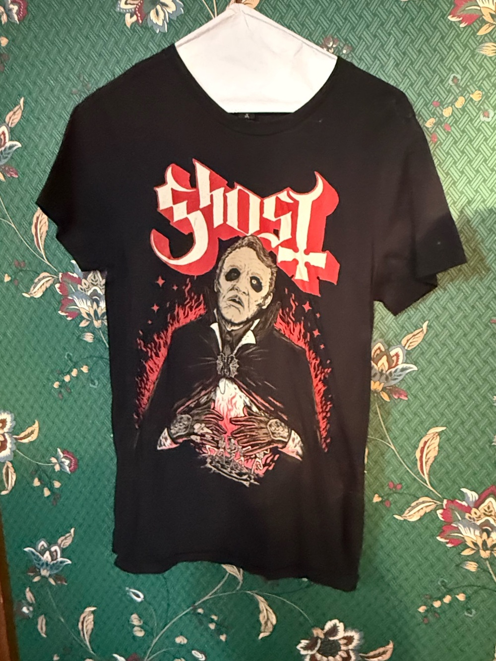 Ghost Graphic Black Band T-Shirt - Red & White Print